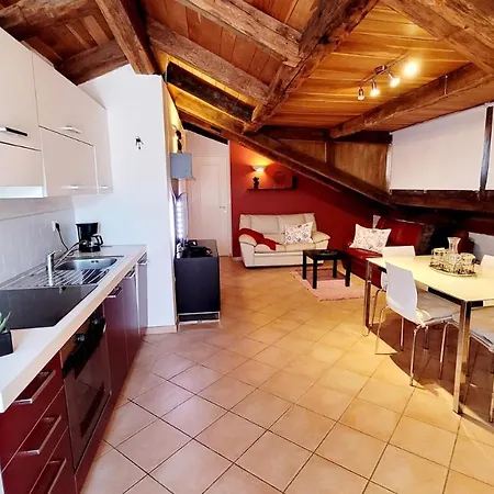 Sofia With Roof Terrace And Sea View In * Gedici