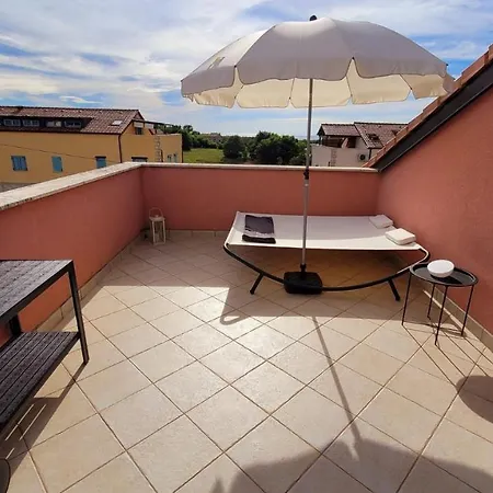 Sofia With Roof Terrace And Sea View In