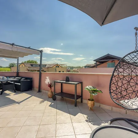 Sofia With Roof Terrace And Sea View In * Gedići